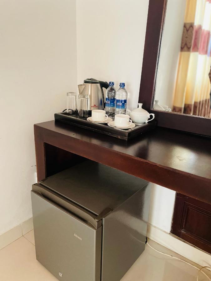 Aradhana Airport Transit Hotel Katunayake Exterior photo